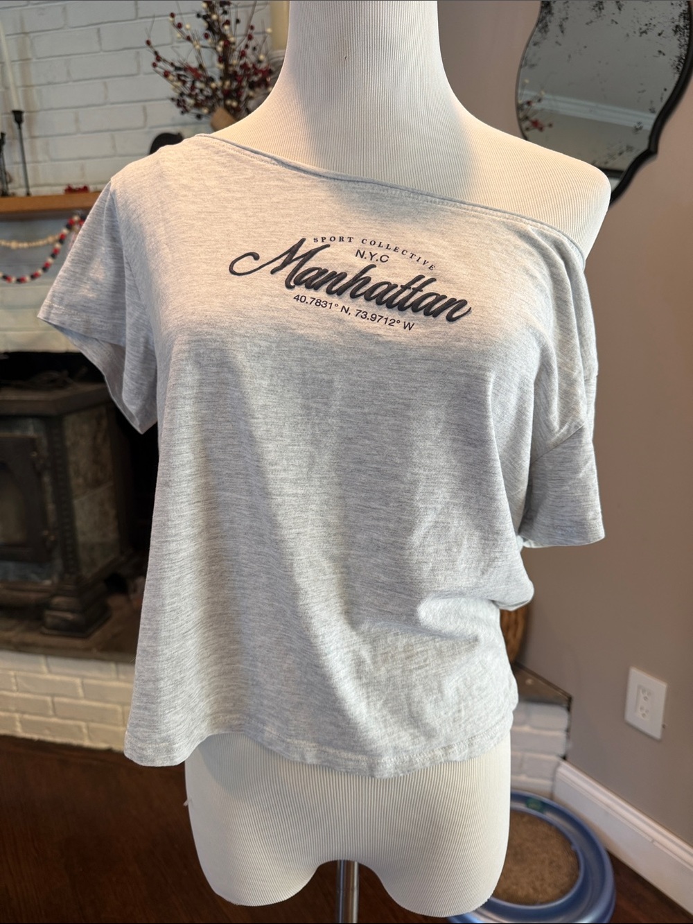 Garage Manhattan Off Shoulder Cropped T | Size S